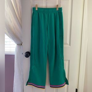 Alo Yoga Courtside Tearaway Snap Pant Green Emerald